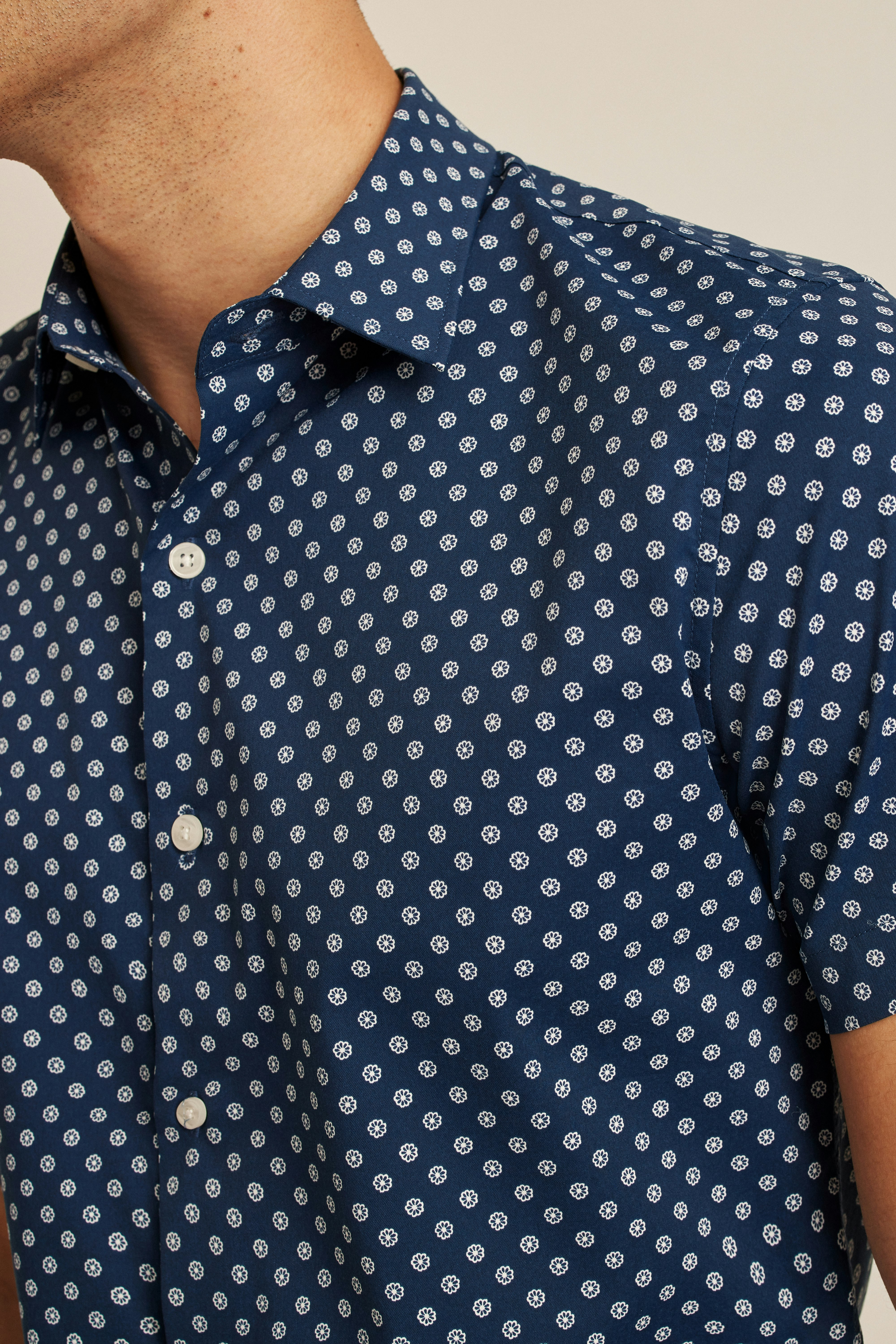 Tech Short Sleeve Shirt navy hazy daisies