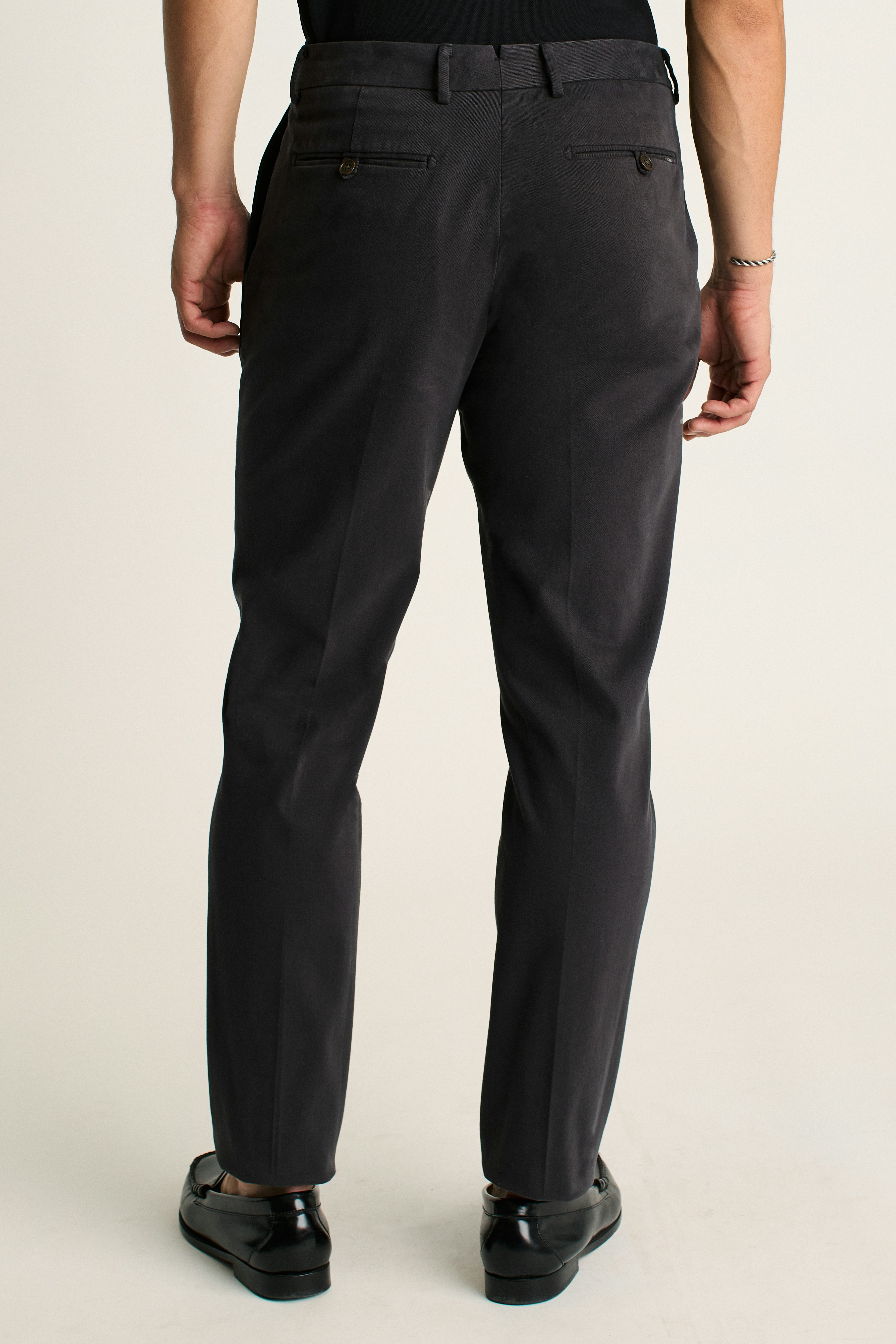 Primo Chino dark charcoal