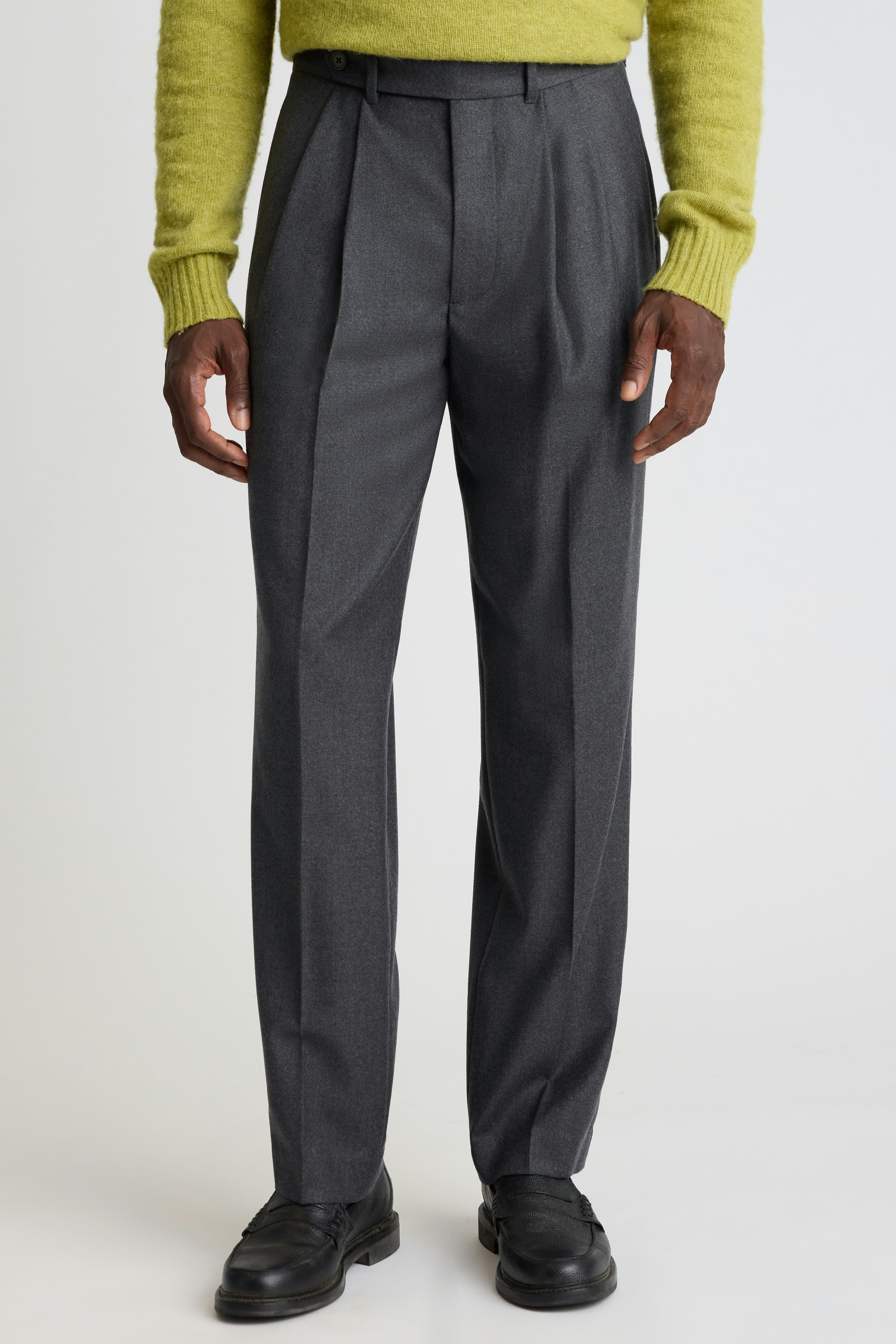 Italian Pleated Wool Trouser charcoal