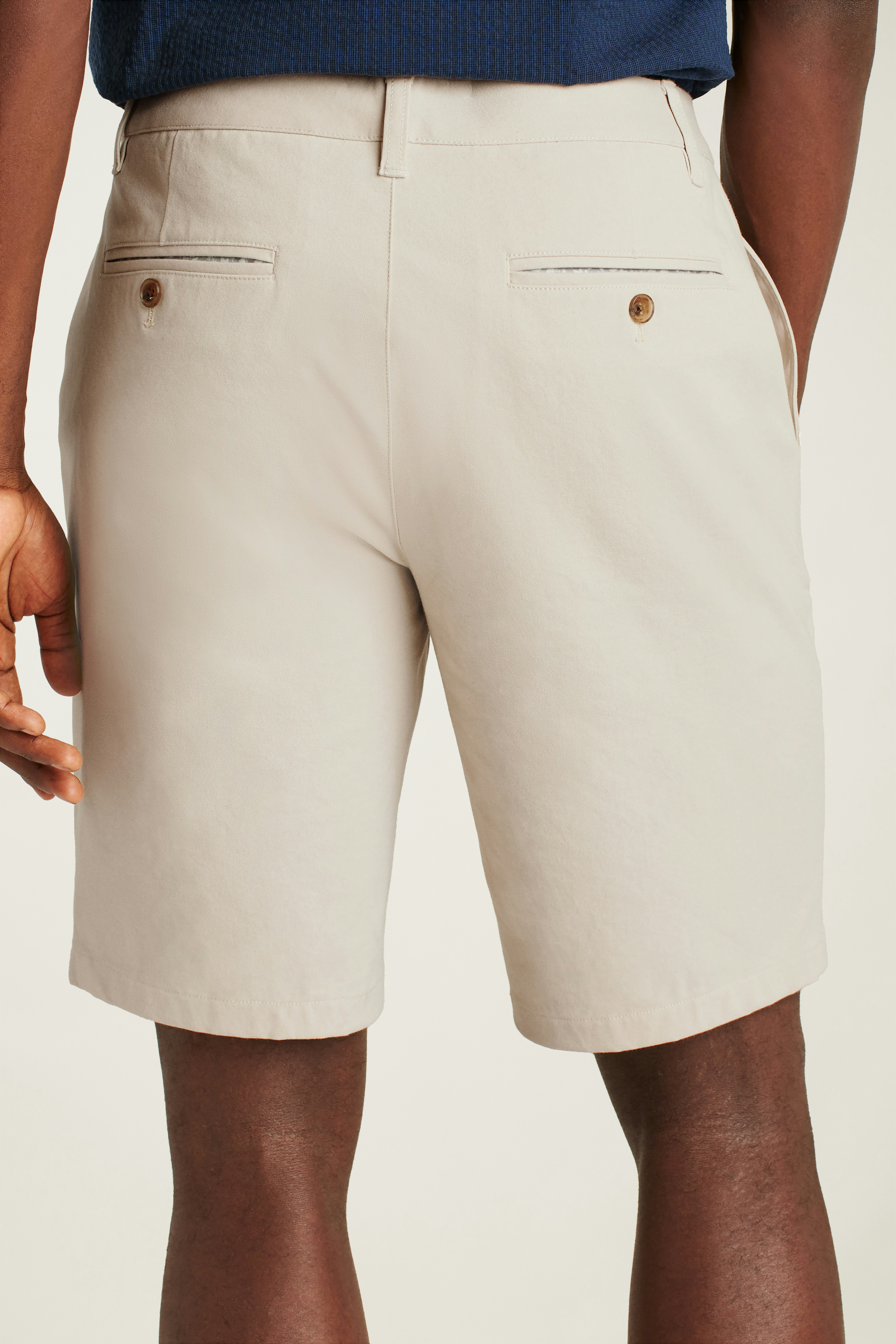 The Chino Short 2.0 oat milk