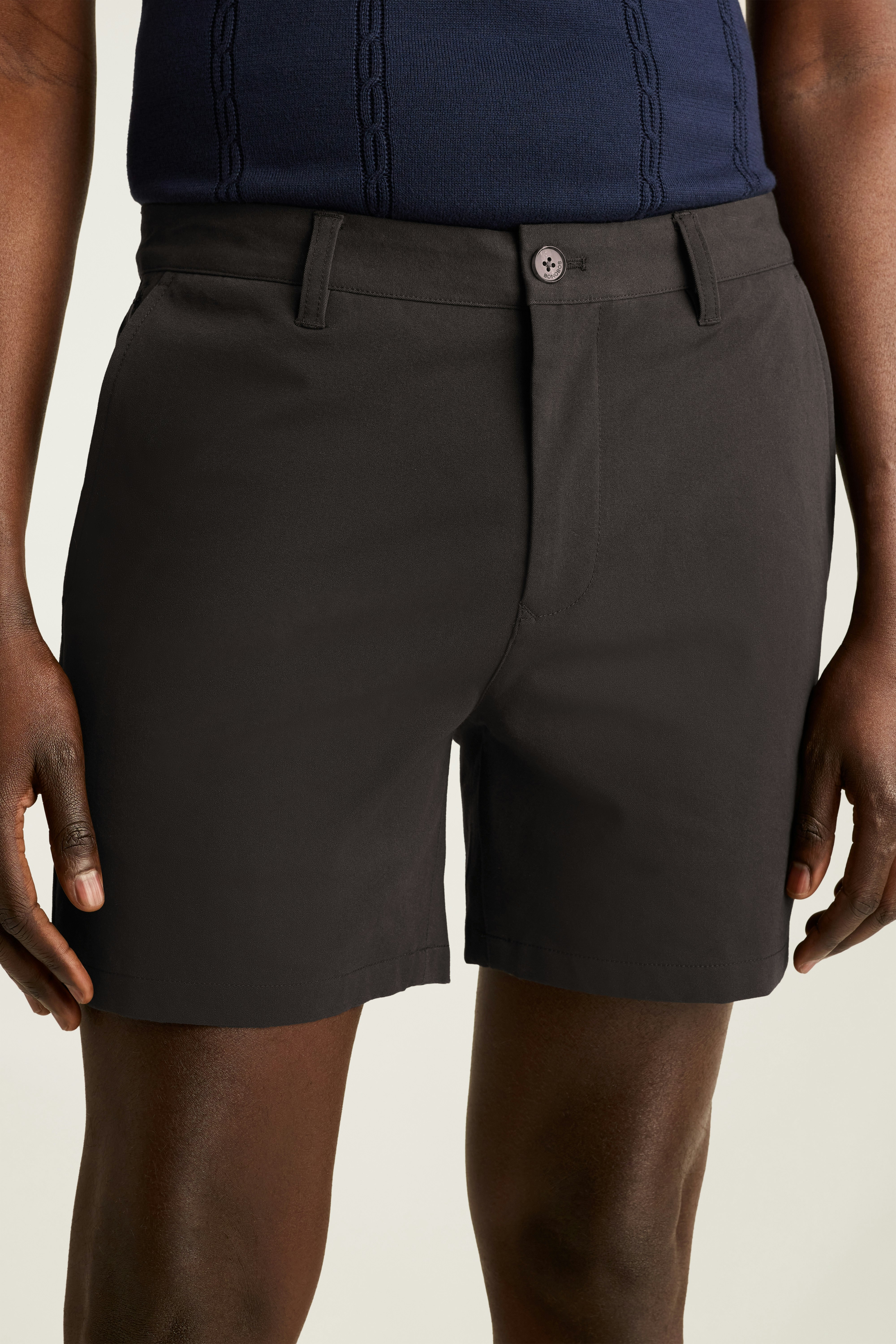 The Chino Short 2.0 faded black