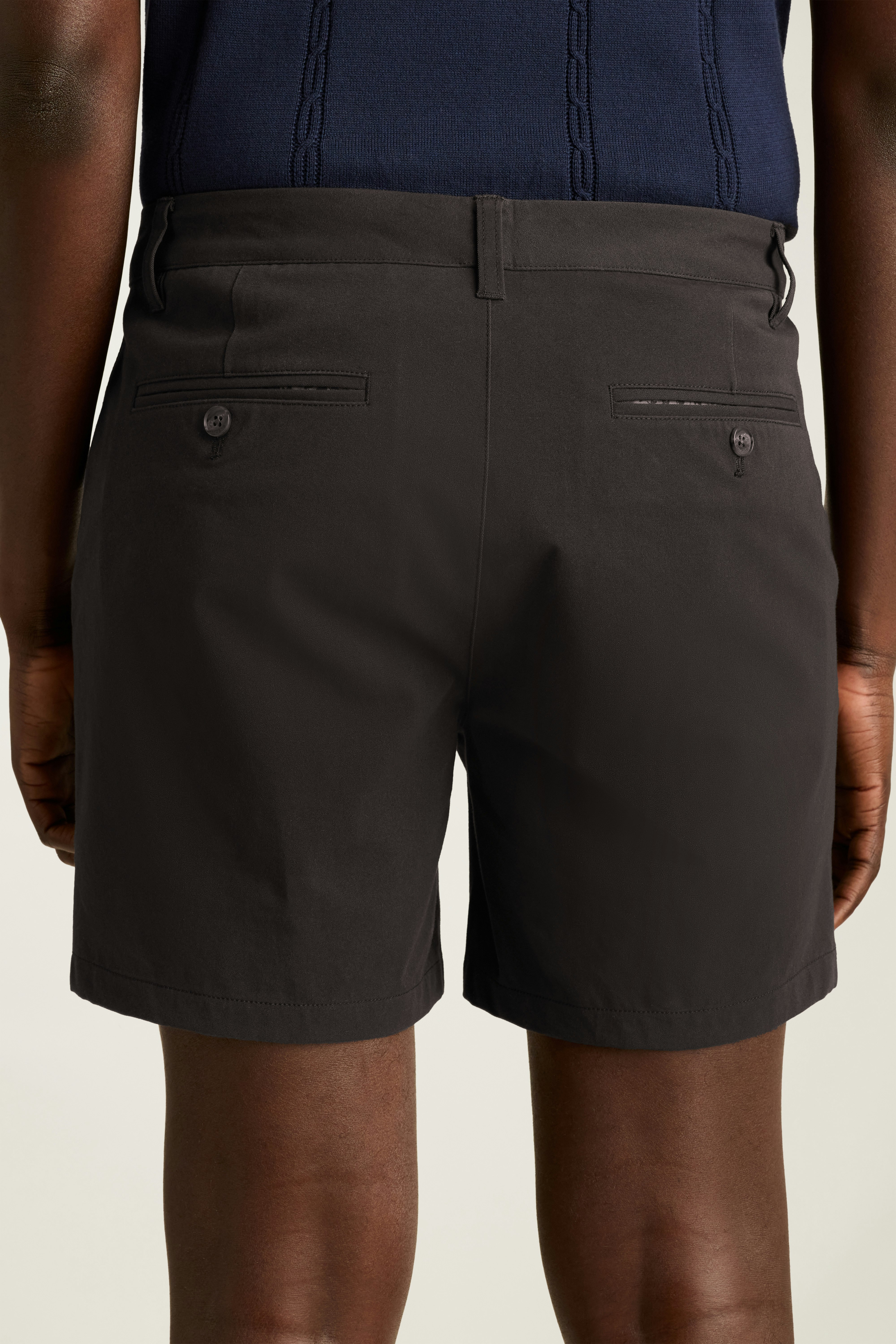 The Chino Short 2.0 faded black