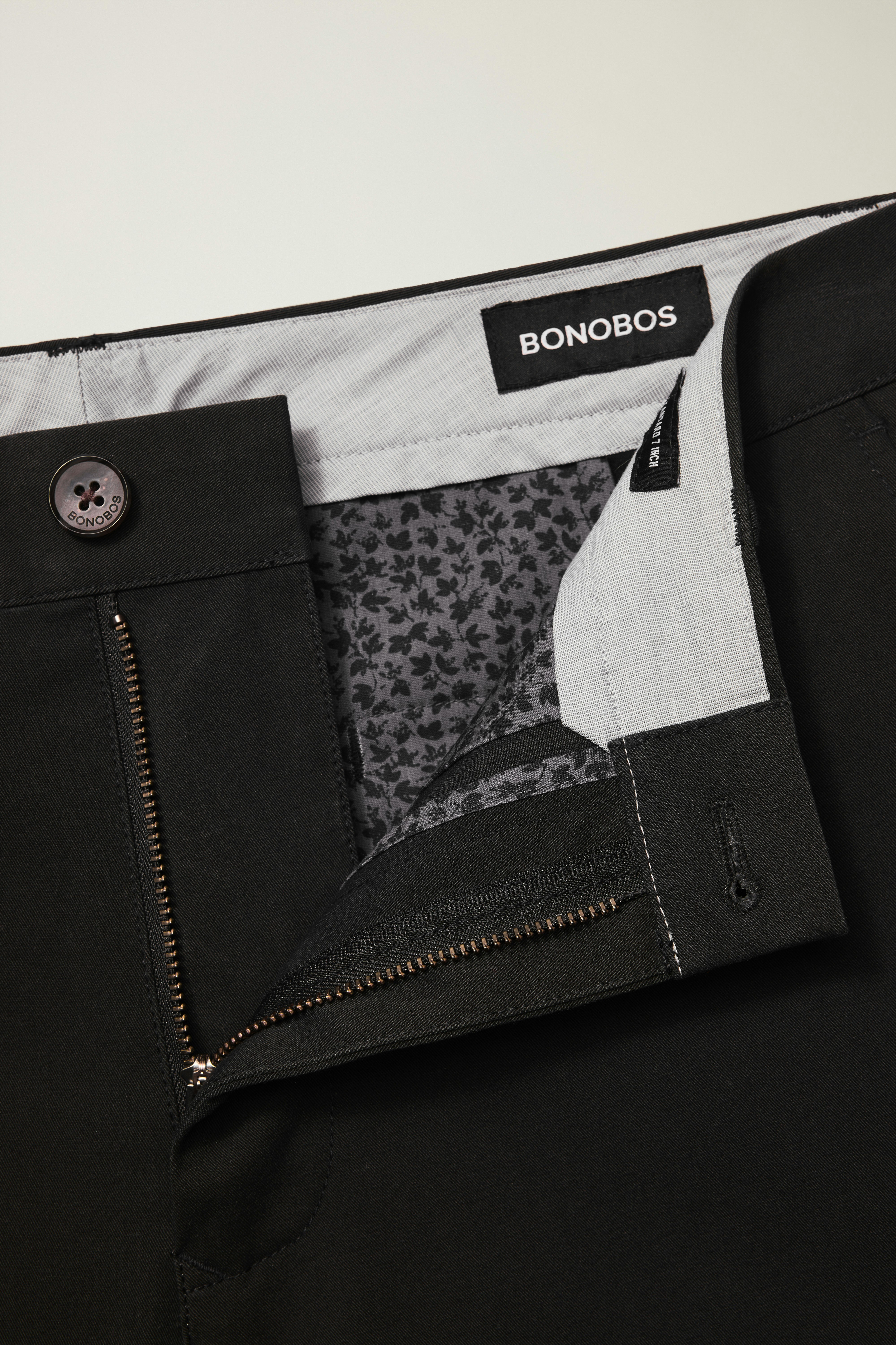The Chino Short 2.0 faded black