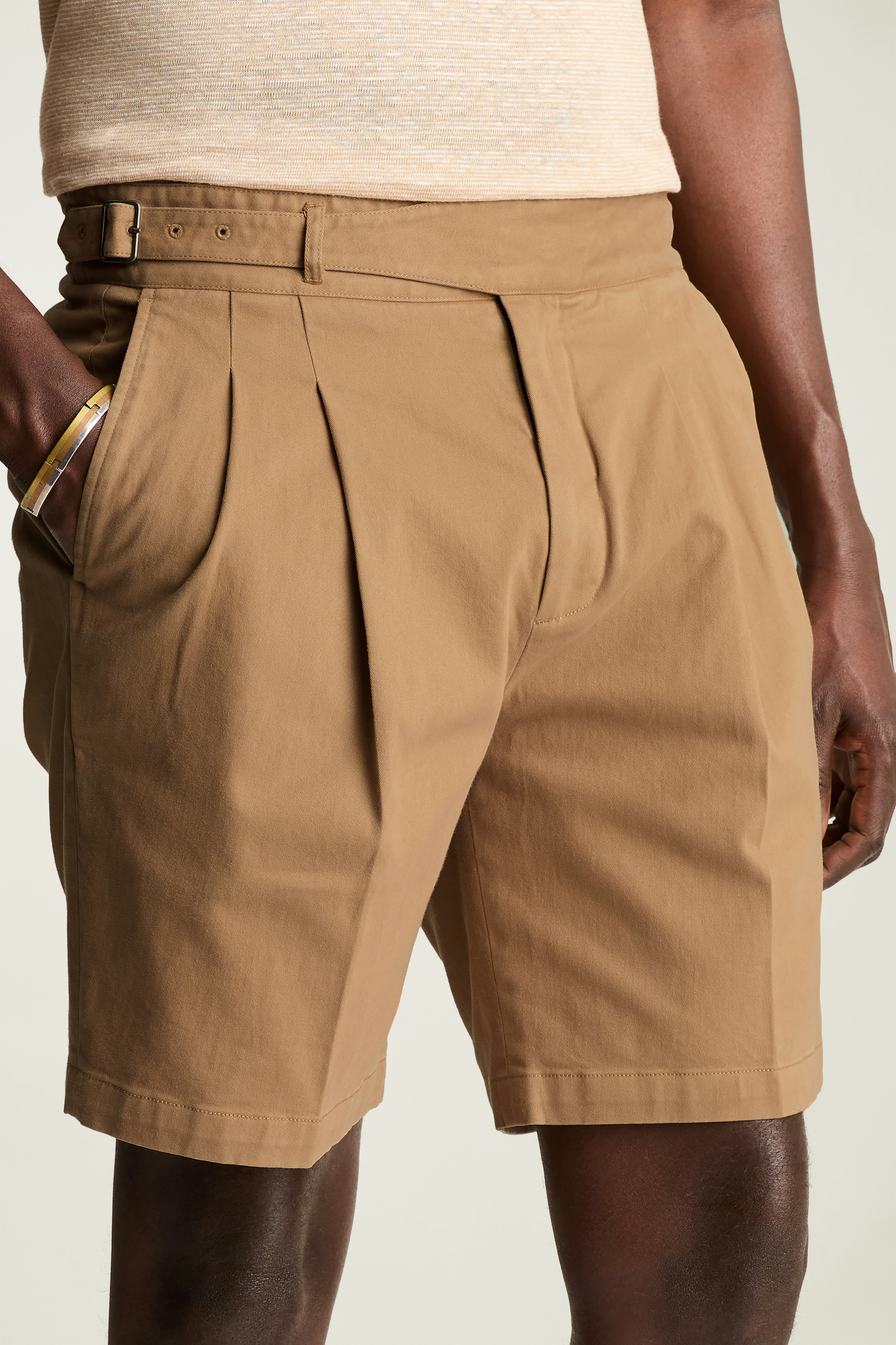 Italian Gurkha Short tigers eye tan