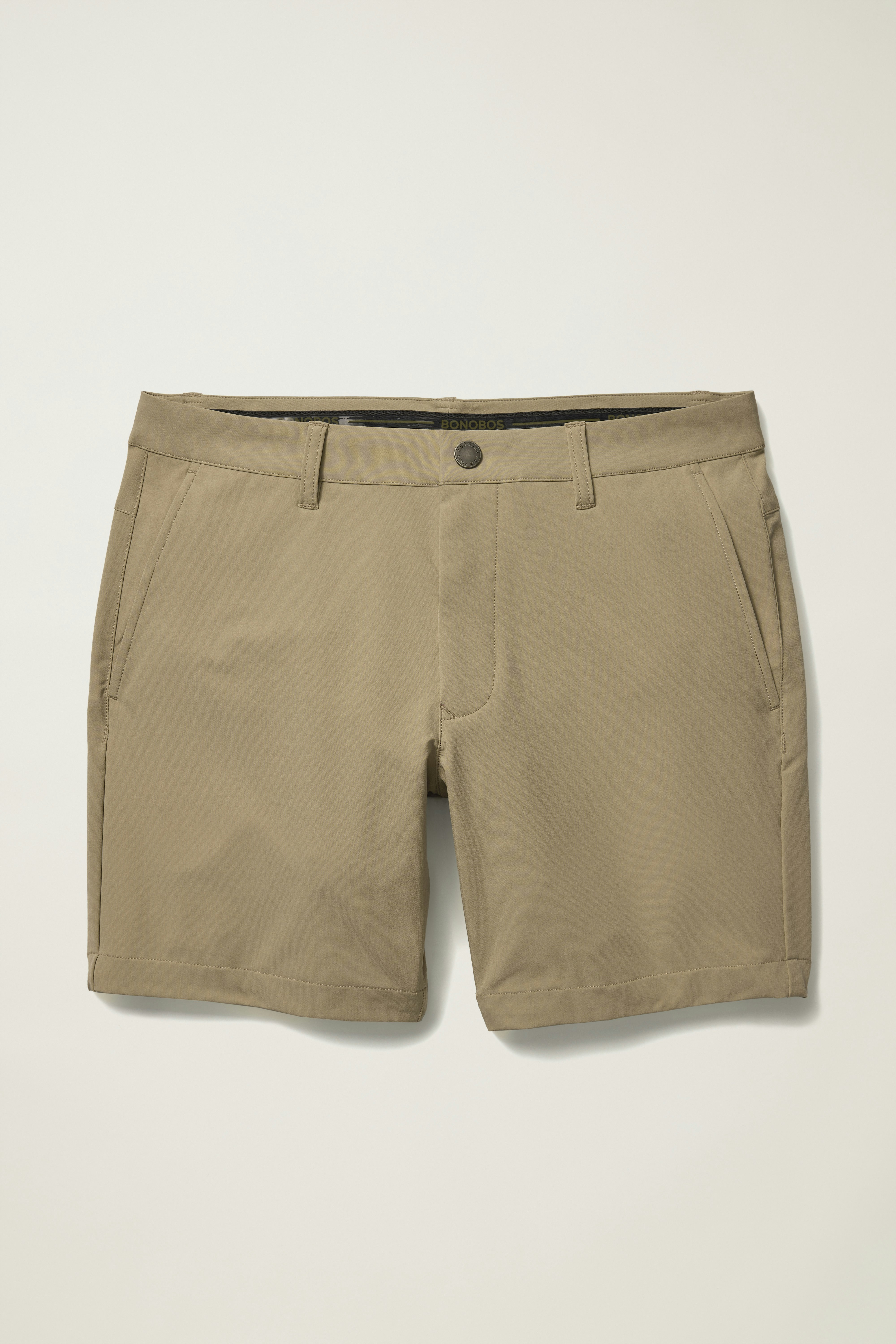 Course Legend Shorts sand trap tan