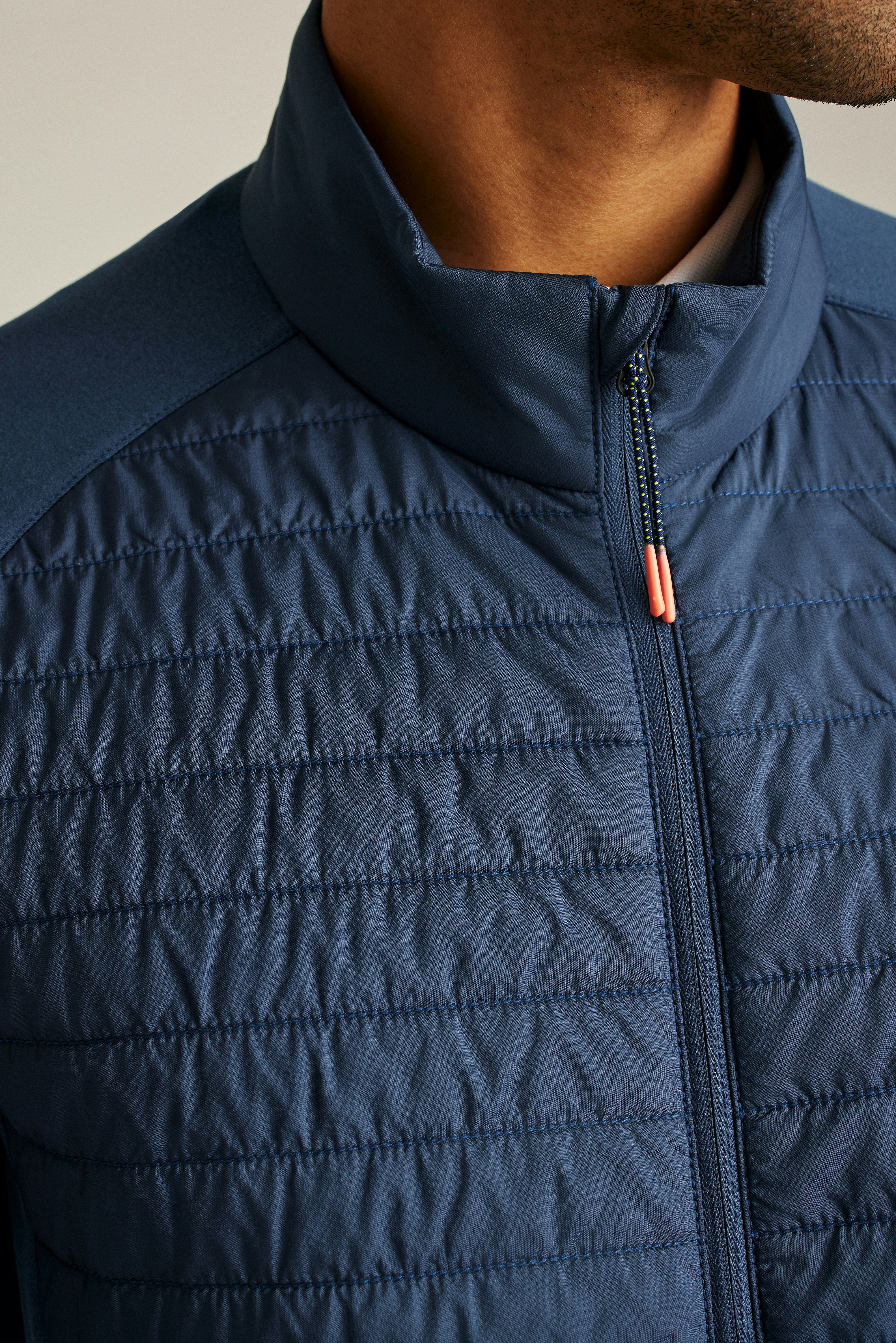 The Lightweight Hybrid Jacket naval blue