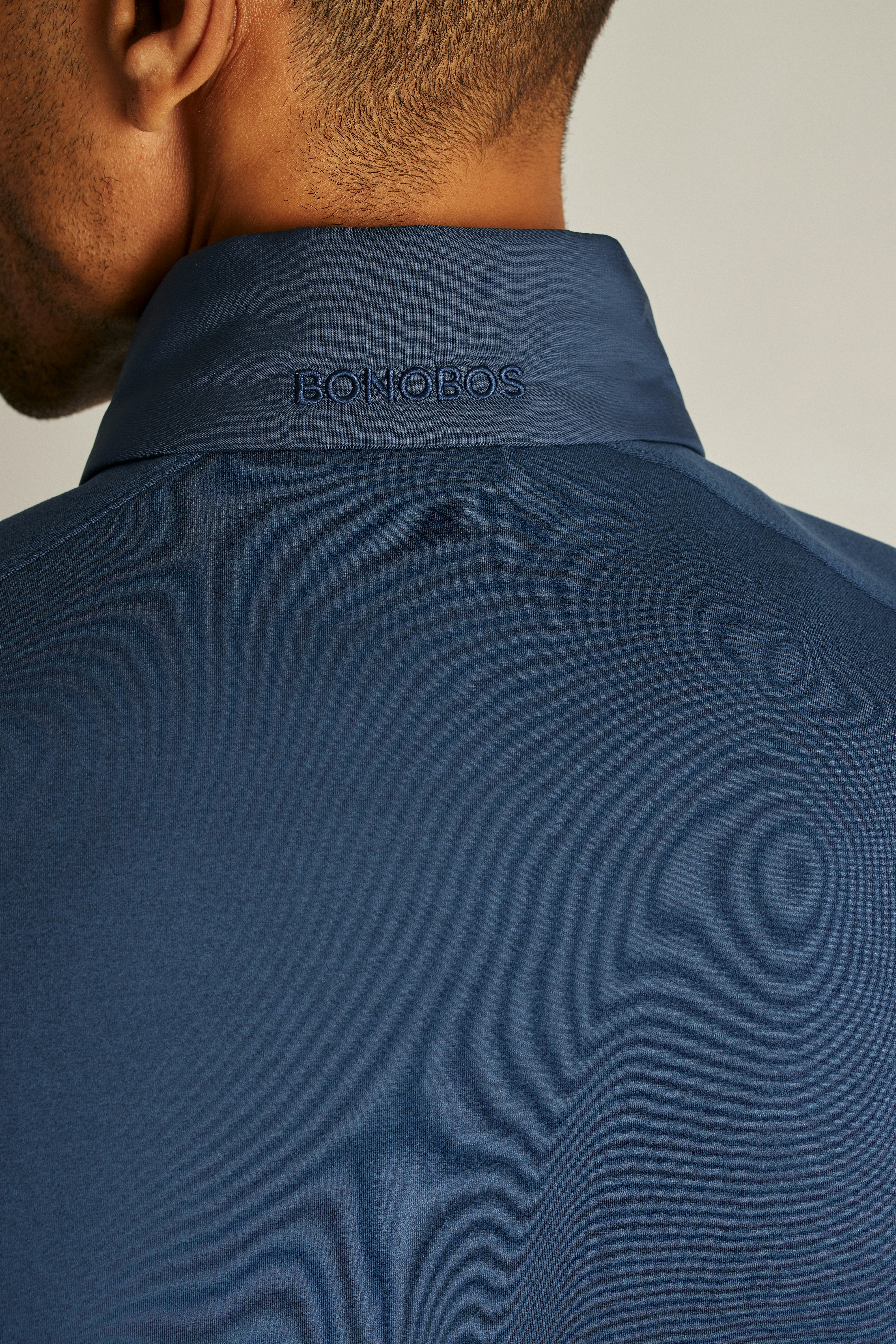 The Lightweight Hybrid Jacket naval blue