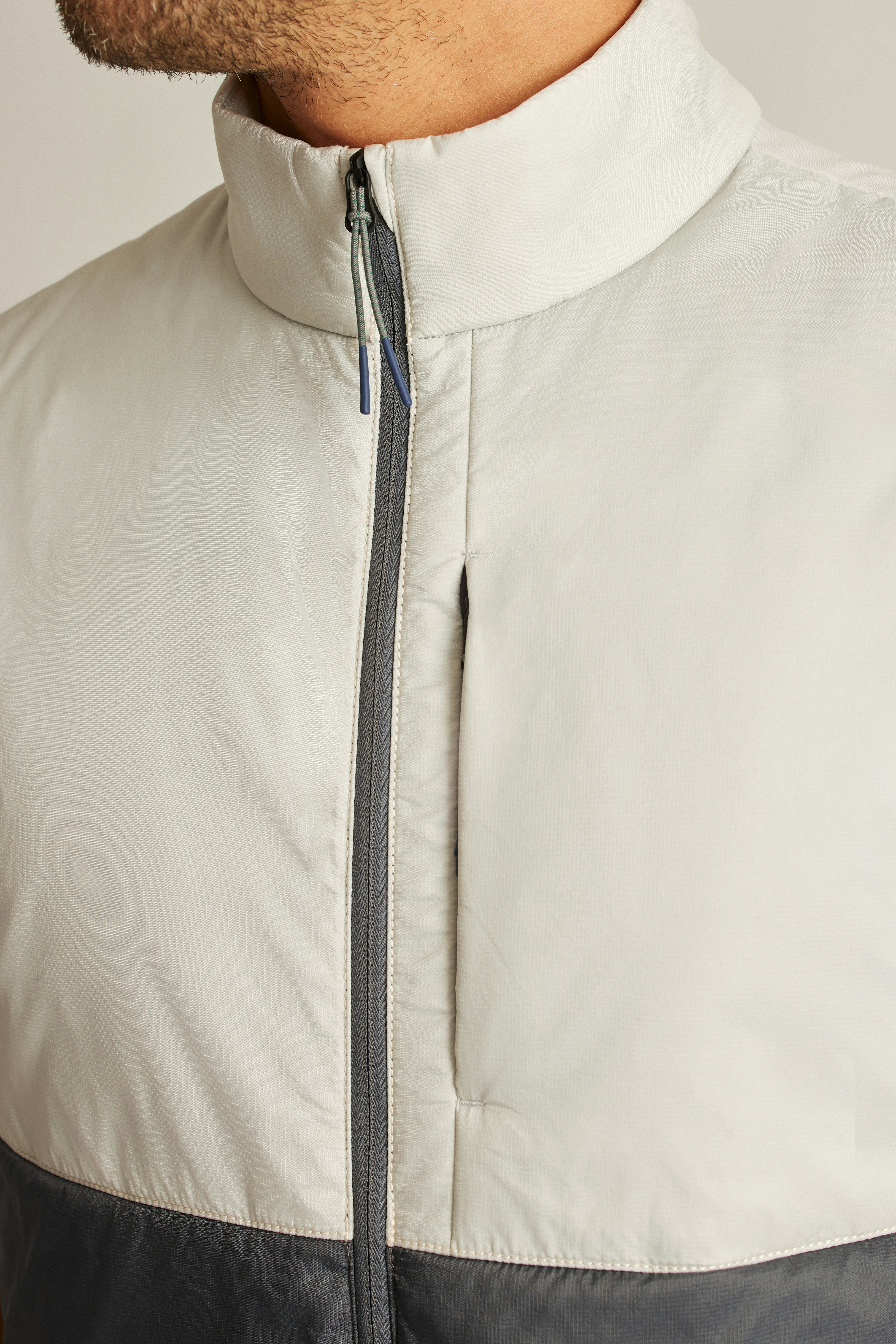 The Lightweight Hybrid Vest lava smoke dark grey and lunar rock grey