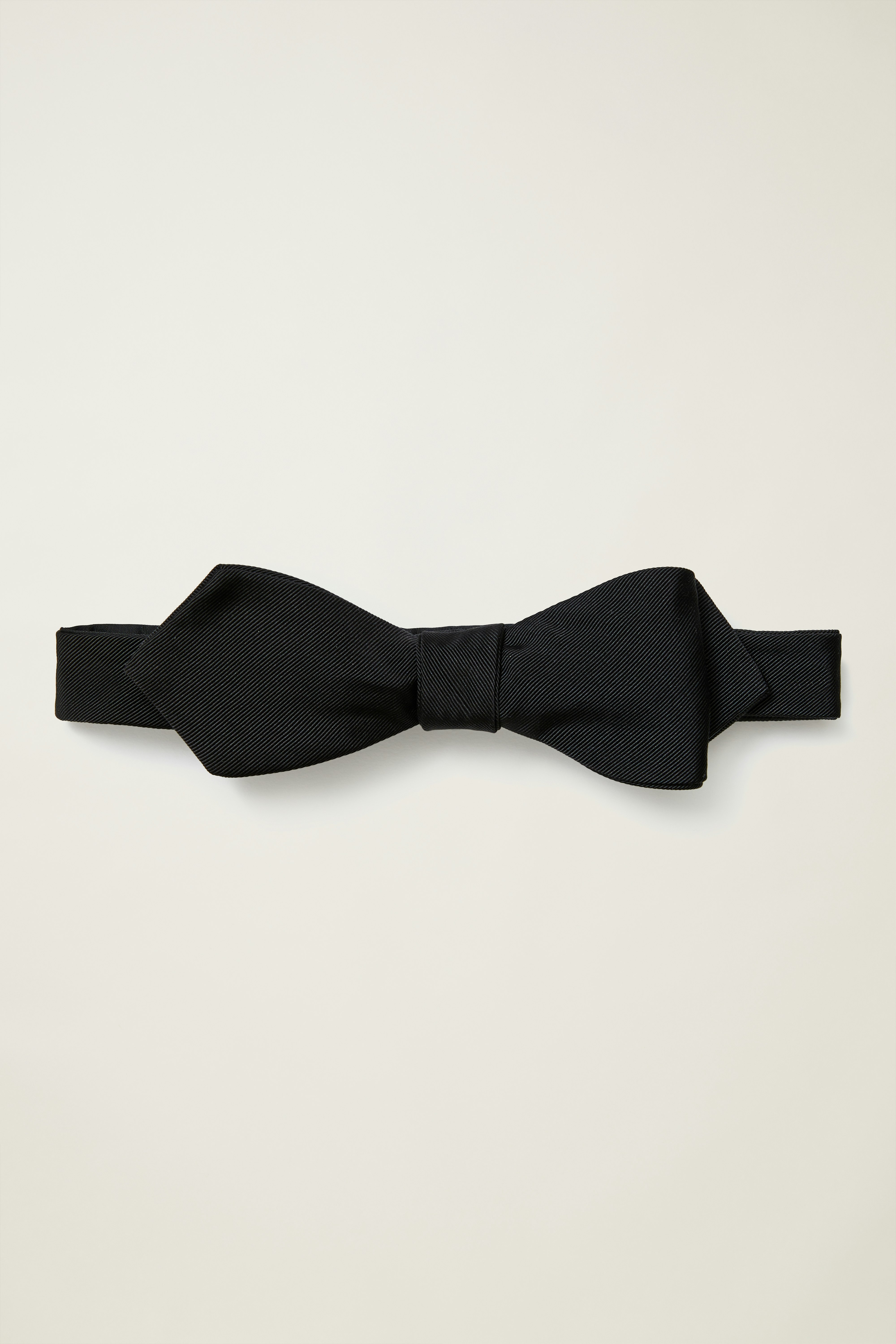 Premium Bowtie matte black silk