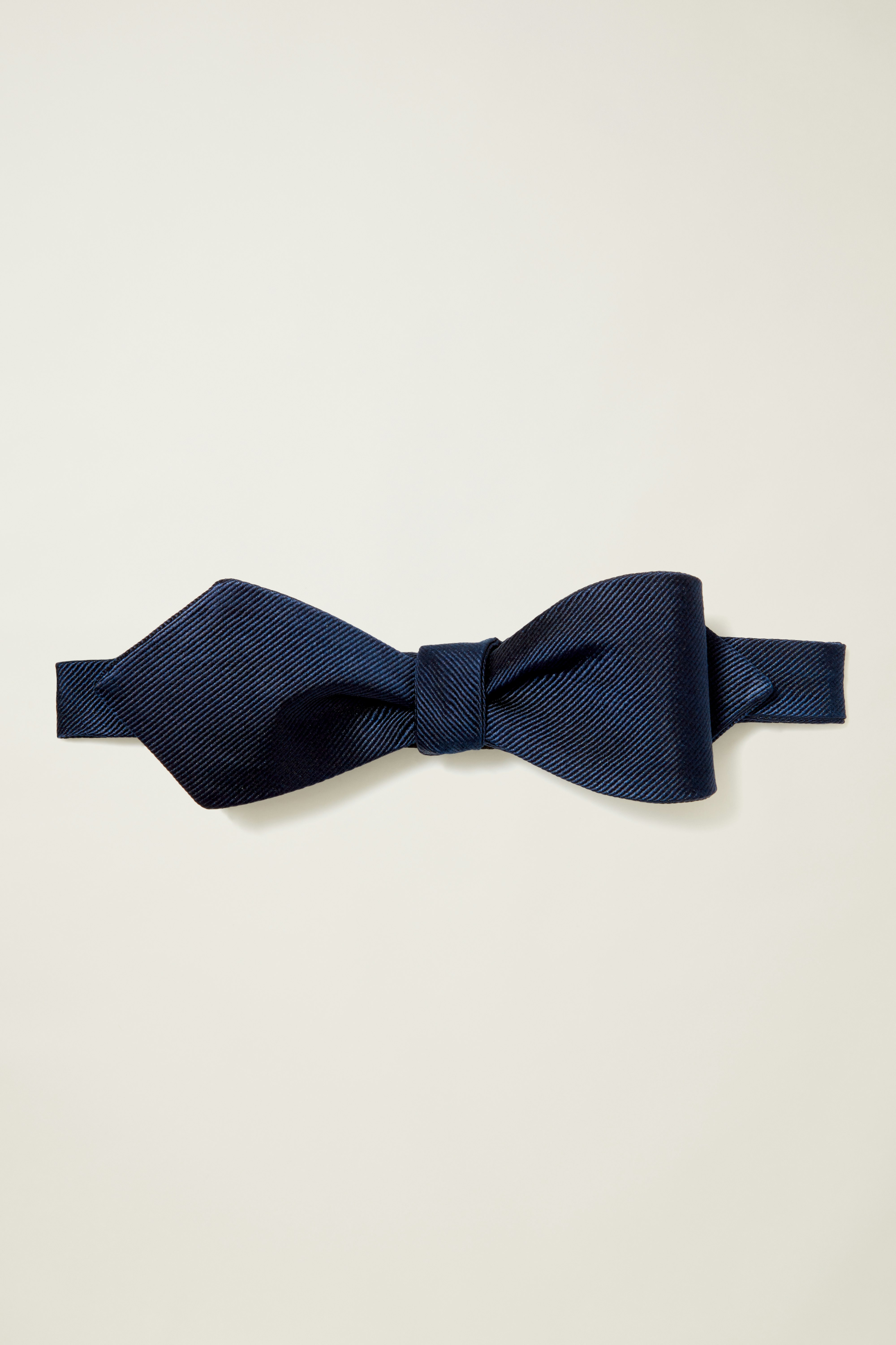 Premium Bowtie navy silk
